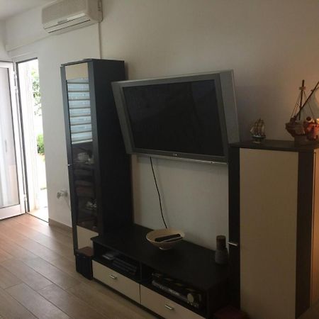 Brna Apartment Sleeps 6 Pool Air Con Wifi Bagian luar foto