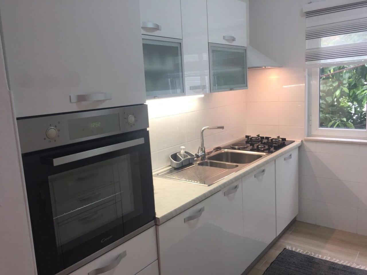 Brna Apartment Sleeps 6 Pool Air Con Wifi Bagian luar foto