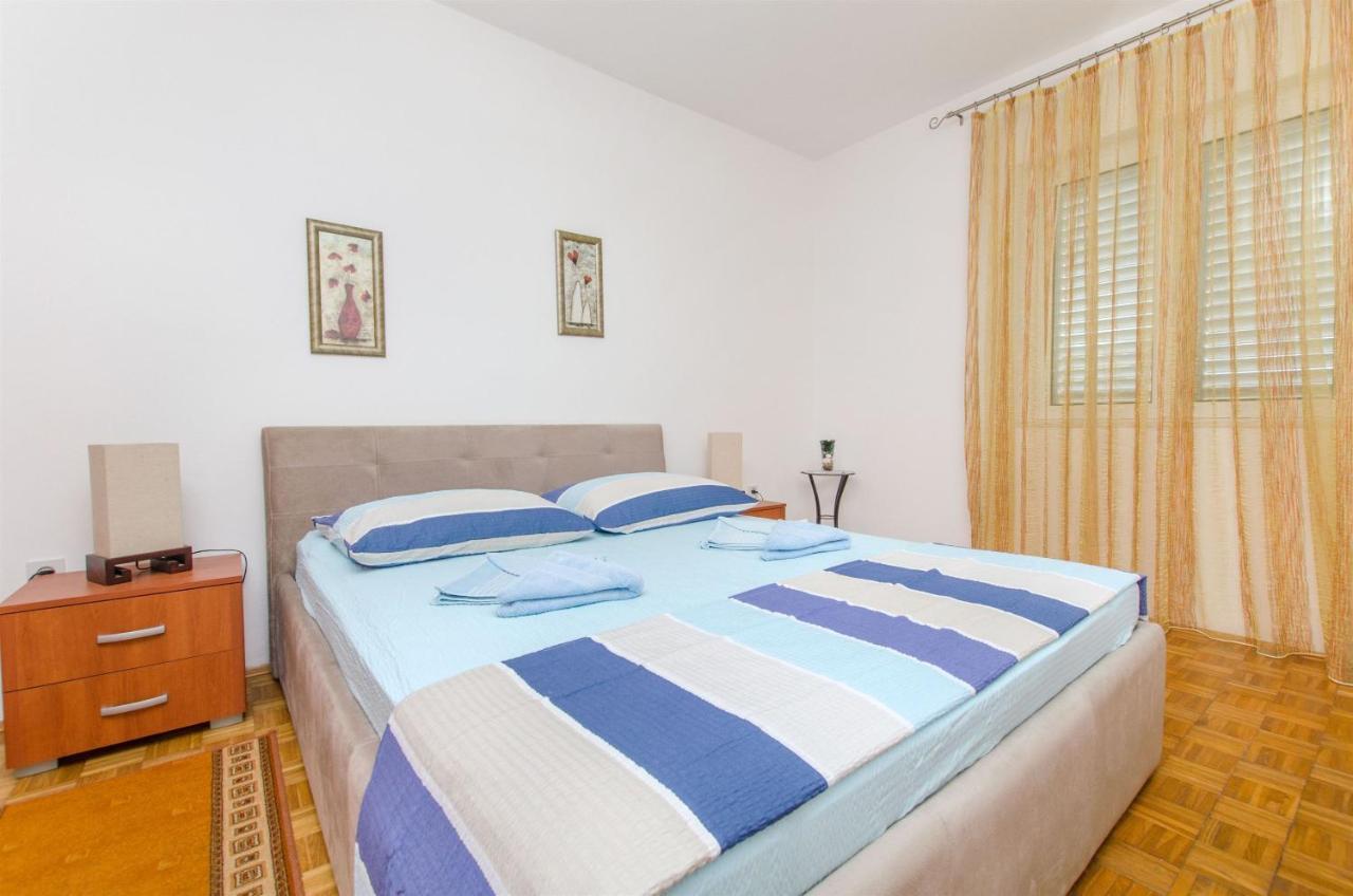 Brna Apartment Sleeps 6 Pool Air Con Wifi Bagian luar foto